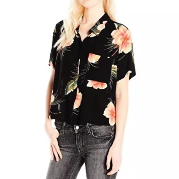 Volcom Tops - Volcom Foxtail Hawaiian shirt black floral button up crop top black